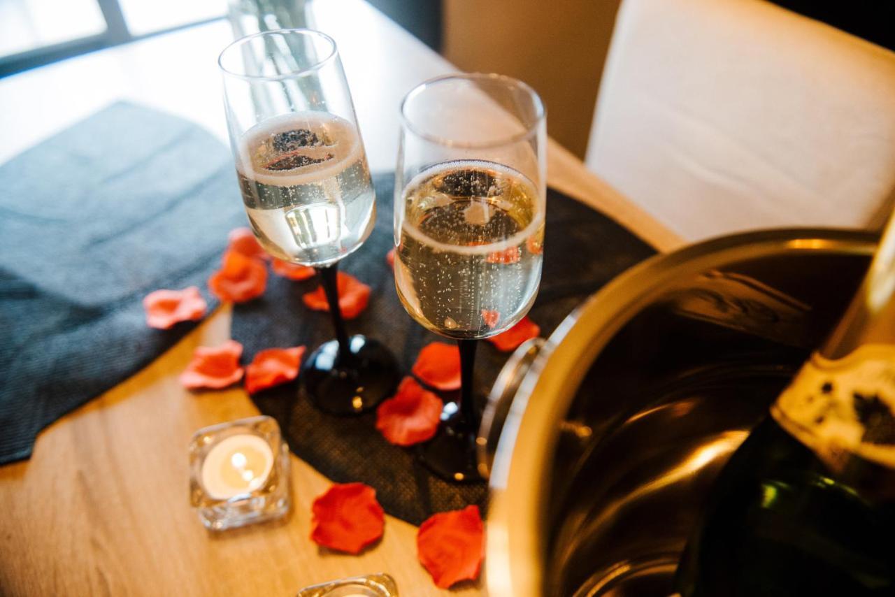 La Suite Romantique Avec Jacuzzi Au Coeur De 페르피냥 외부 사진